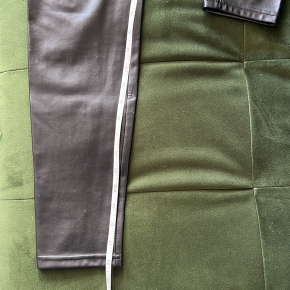 Wilfred FREE Diara Vegan Leggings Medium - Picture 10 of 10